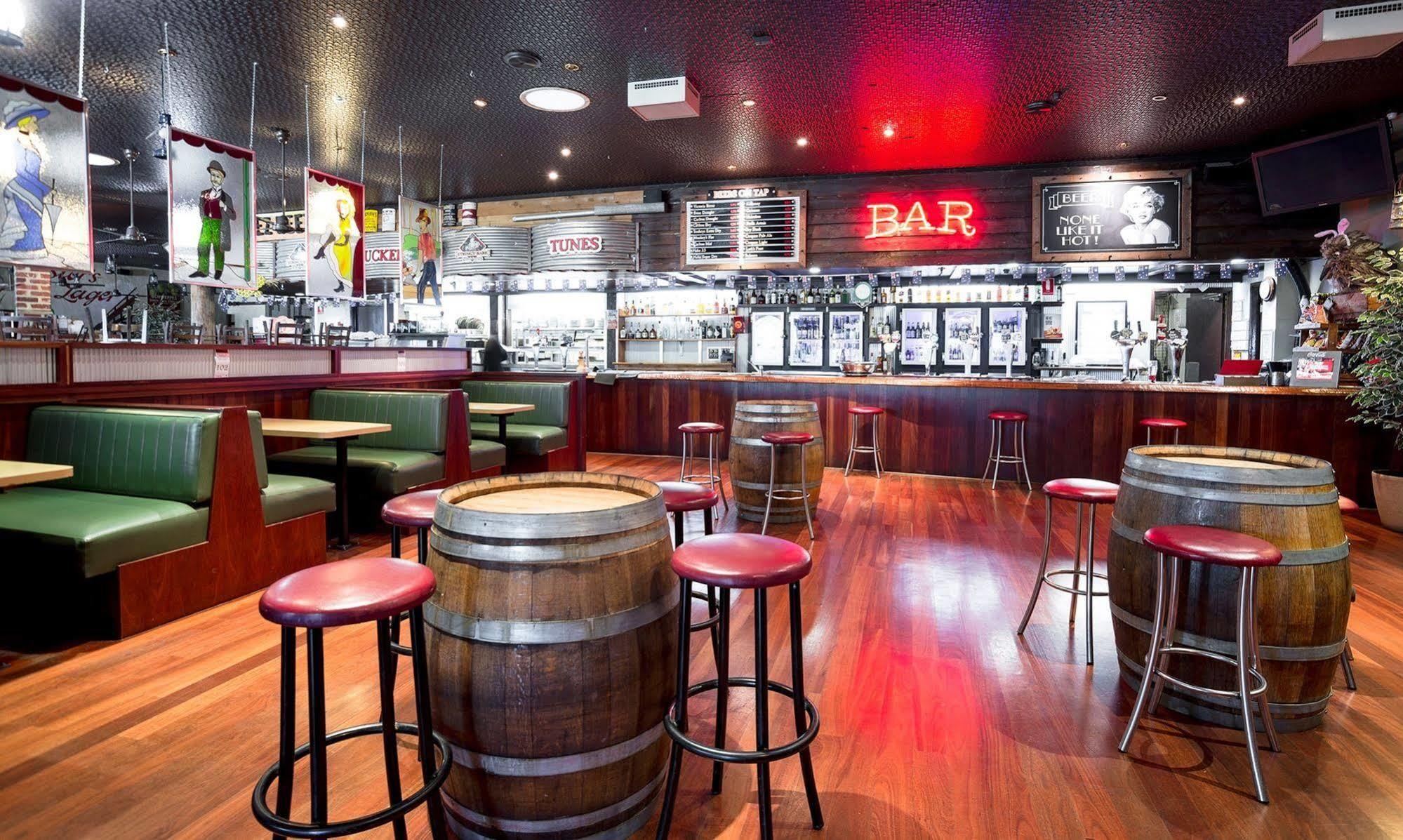 Nightcap At Wanneroo Tavern Ngoại thất bức ảnh
