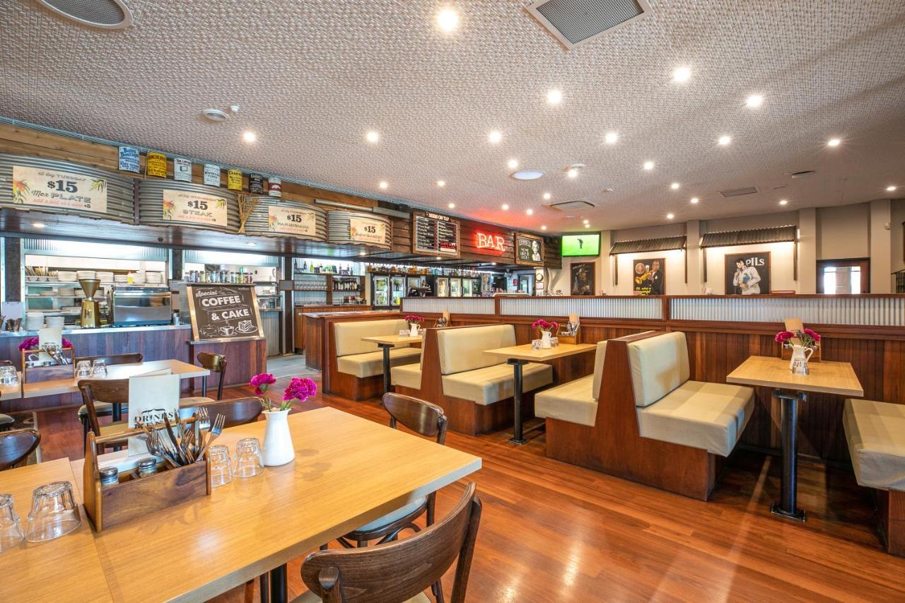 Nightcap At Wanneroo Tavern Ngoại thất bức ảnh
