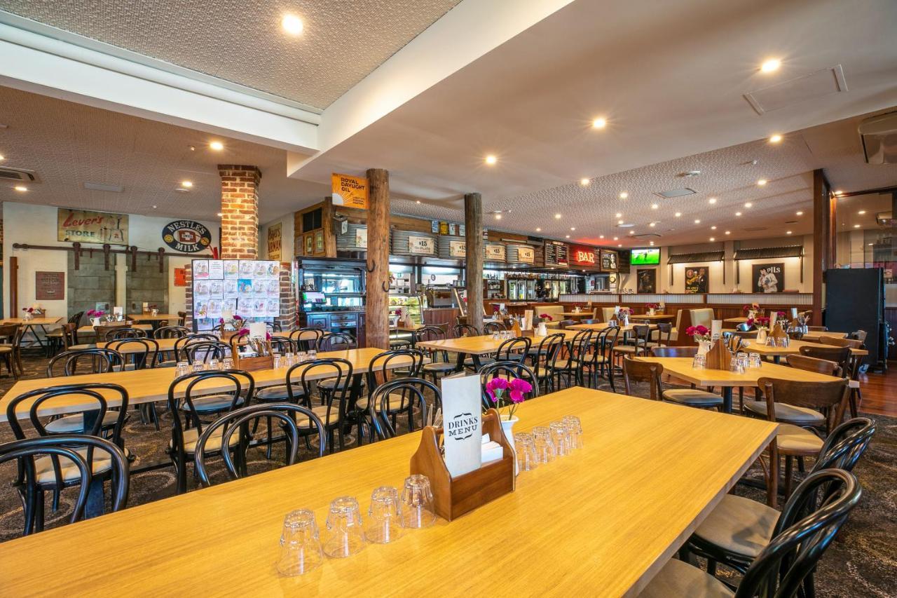 Nightcap At Wanneroo Tavern Ngoại thất bức ảnh